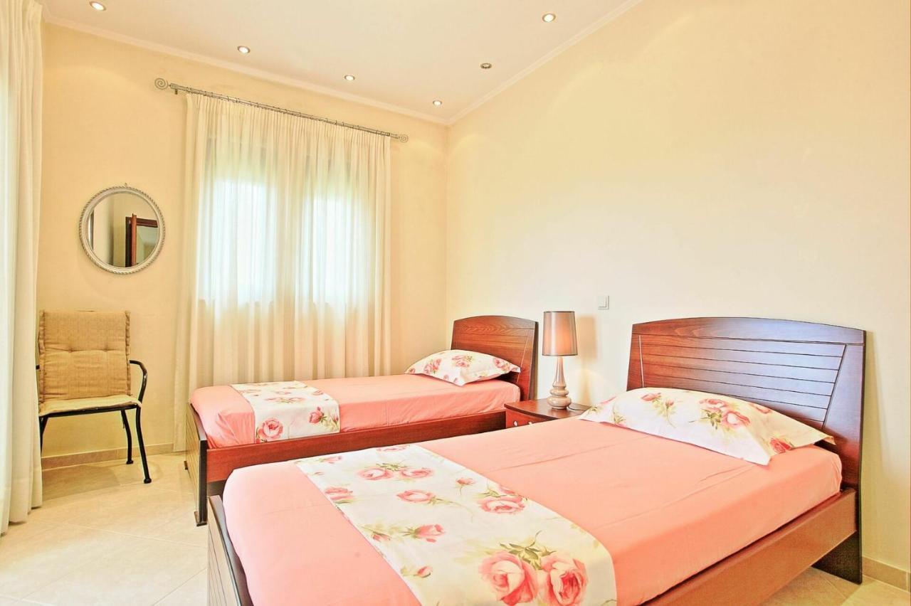 Acharavi Beach Villa By Posarellivillas 外观 照片